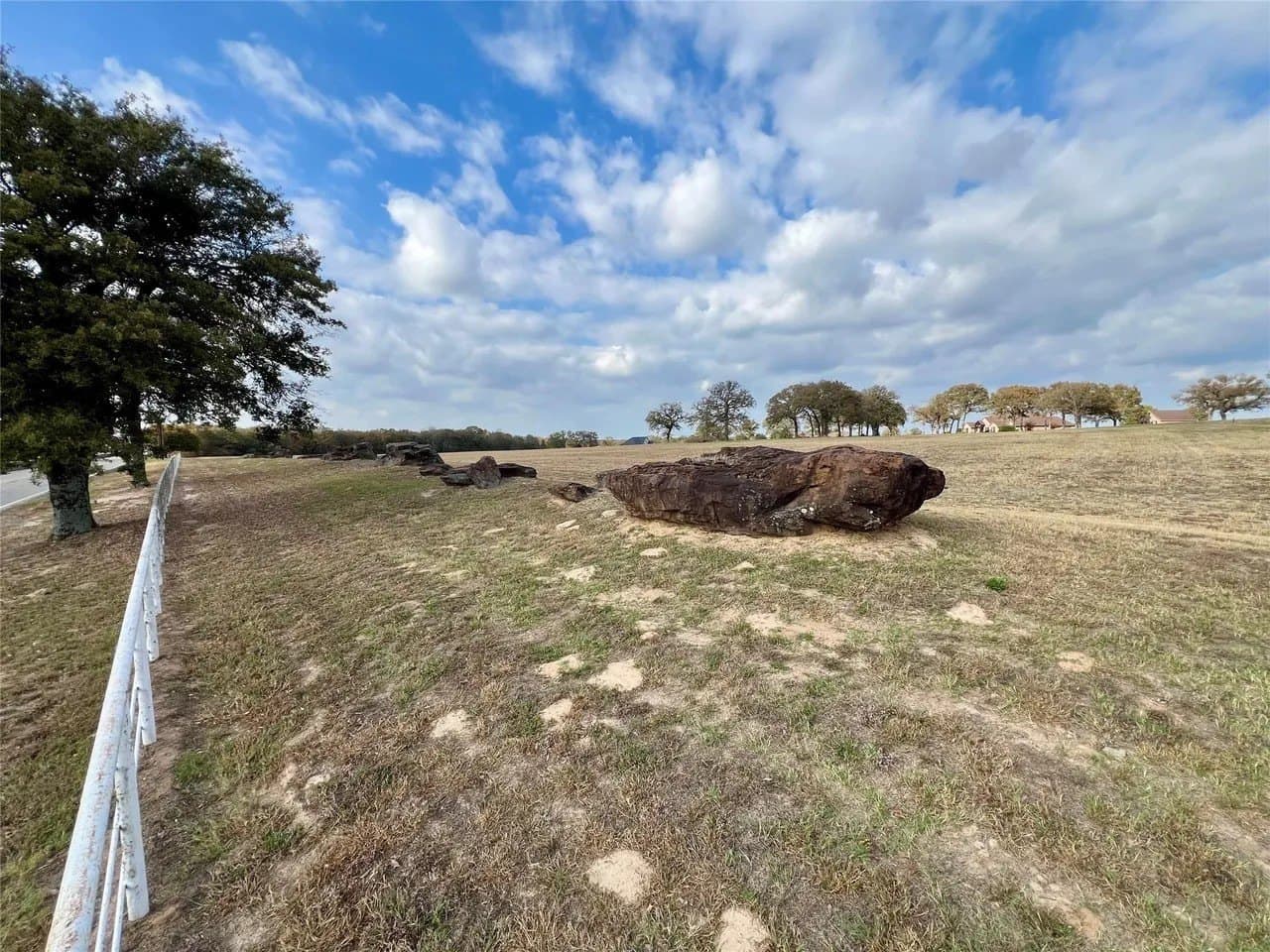 5.01 acres in Smith County - photo 4