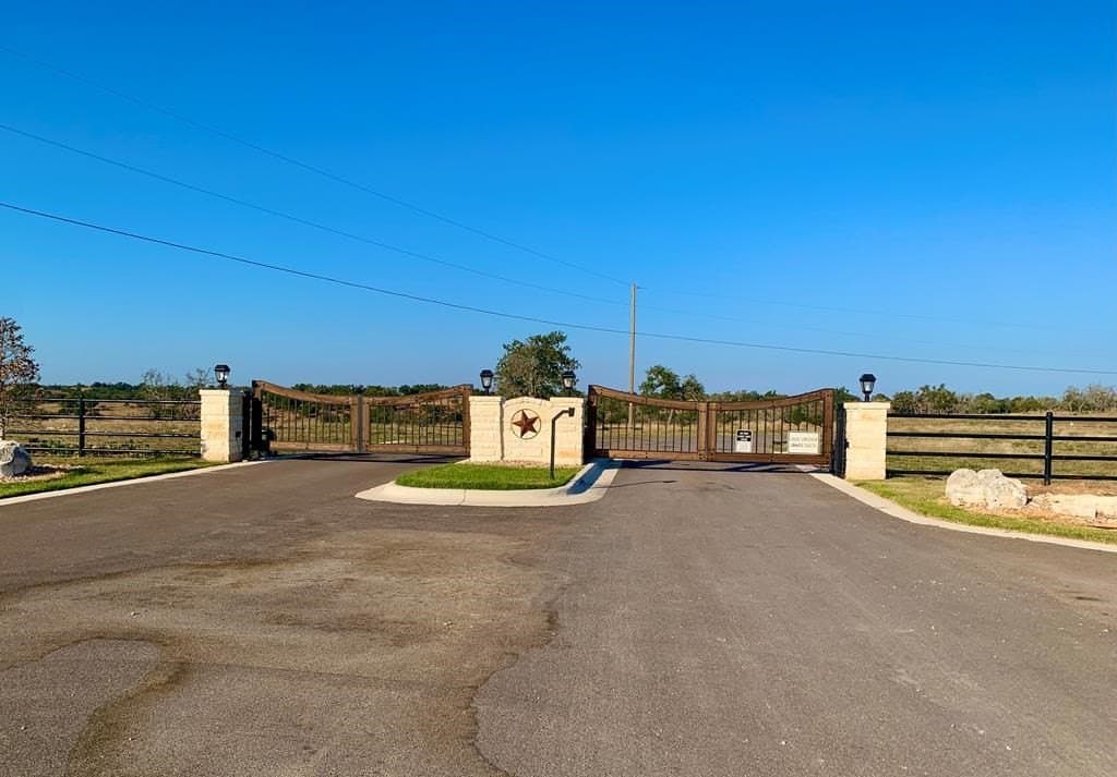 3.13 acres in Gillespie County gallery image 3
