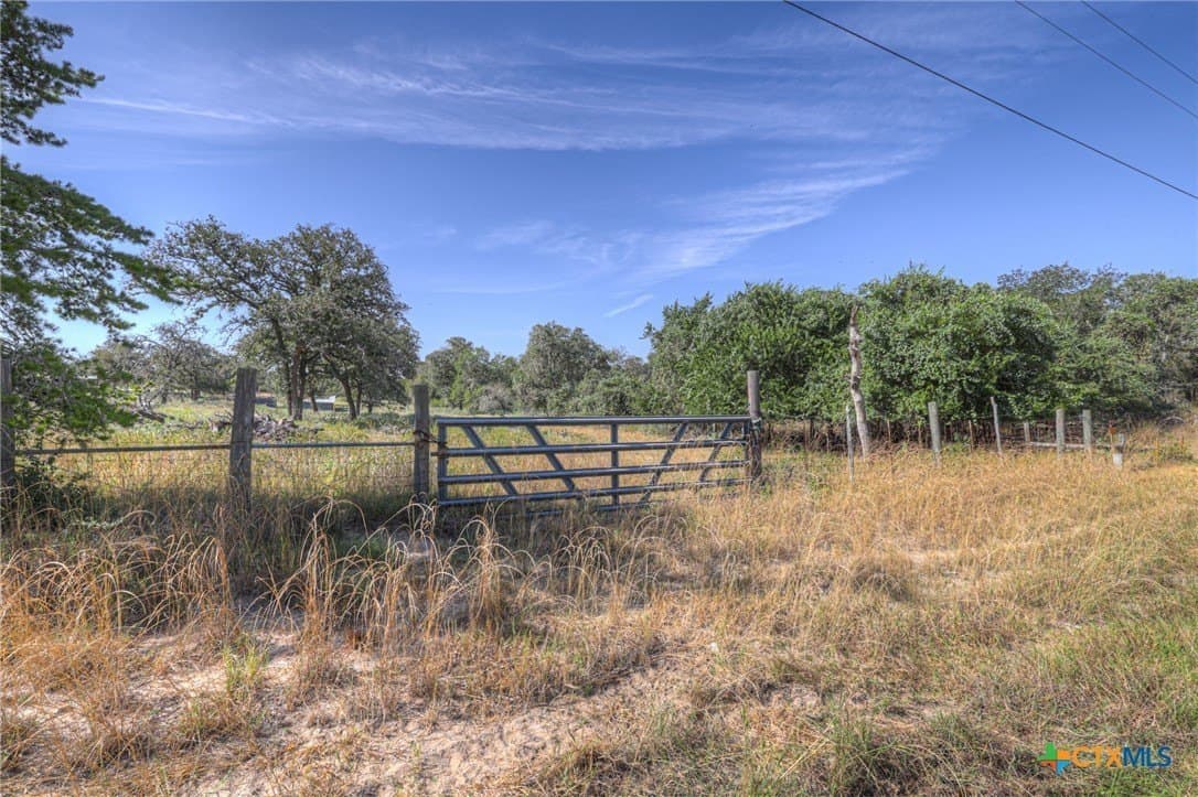 6.68 acres in Guadalupe County - photo 3