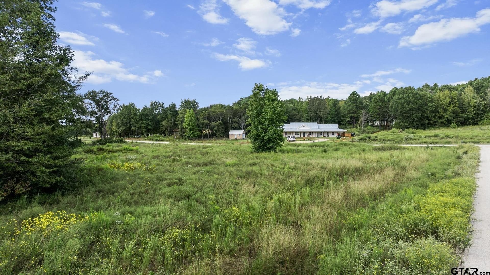 2.25 acres in Smith County gallery image 4