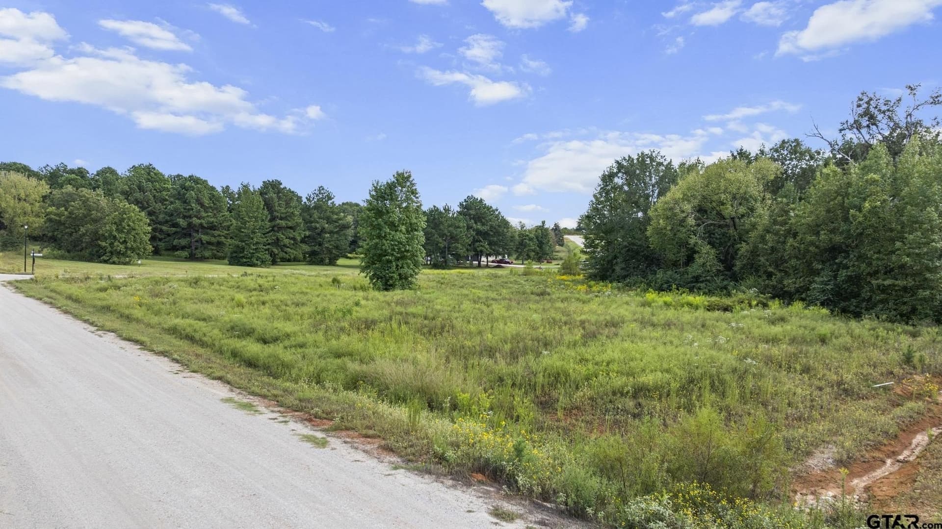 2.25 acres in Smith County gallery image 3