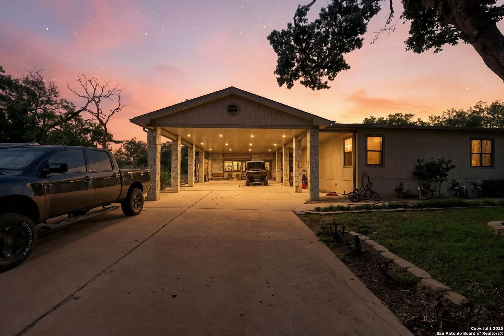 18.5 acres in Bexar County - photo 2