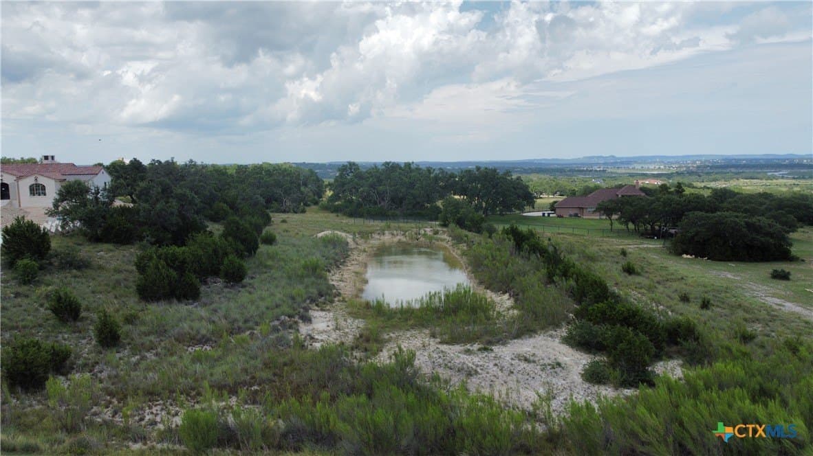2.15 acres in Comal County gallery image 3