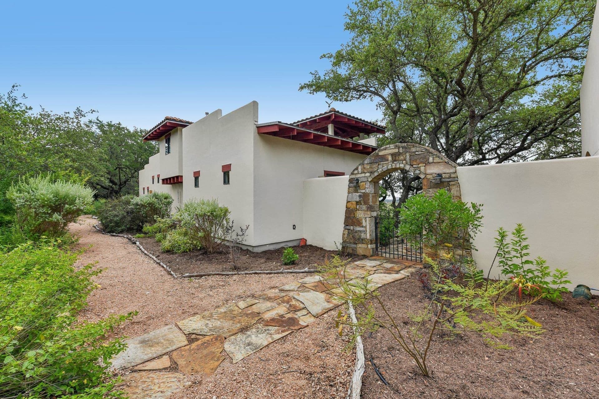 11.42 acres in Travis County