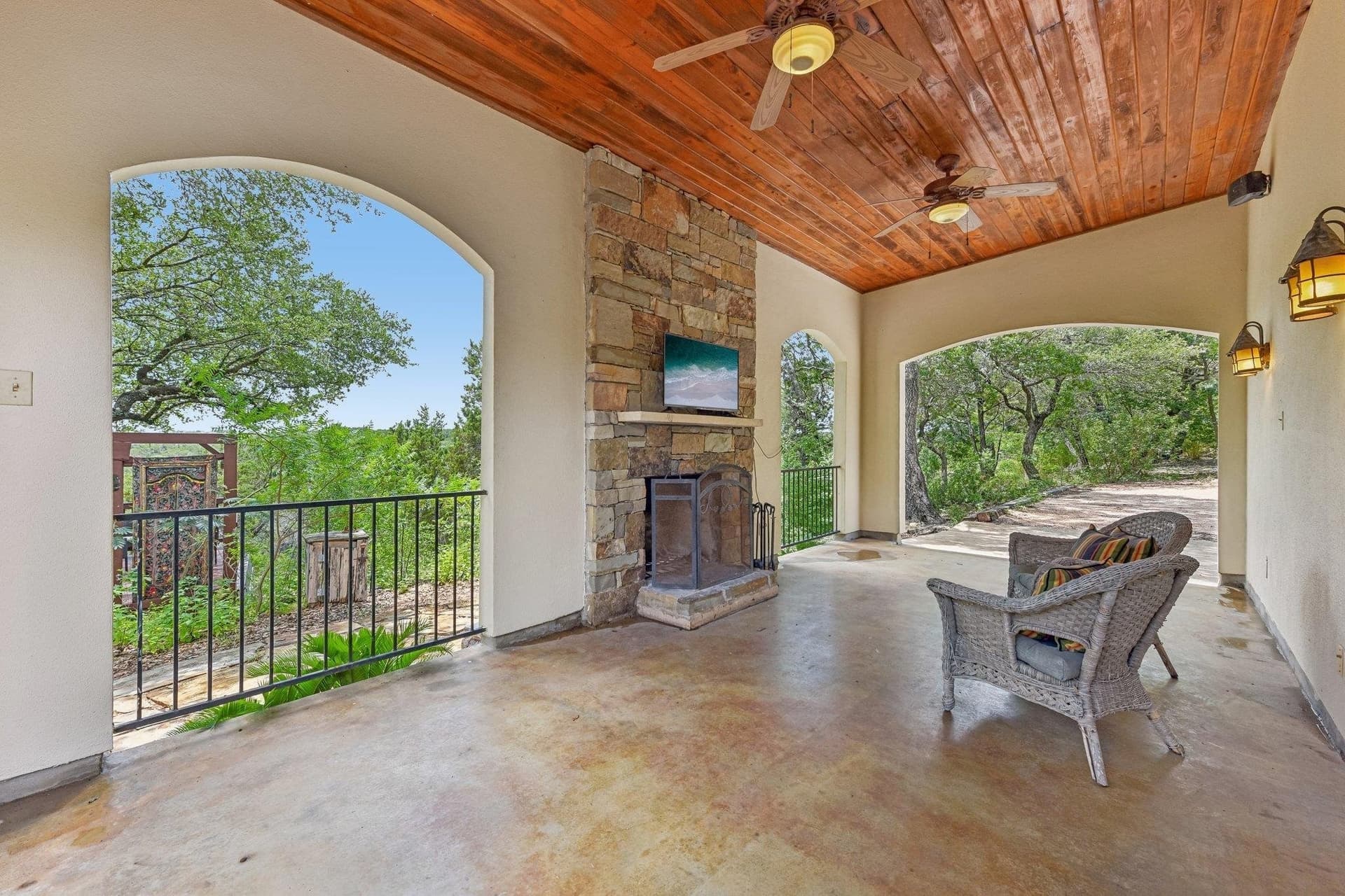 11.42 acres in Travis County gallery image 4