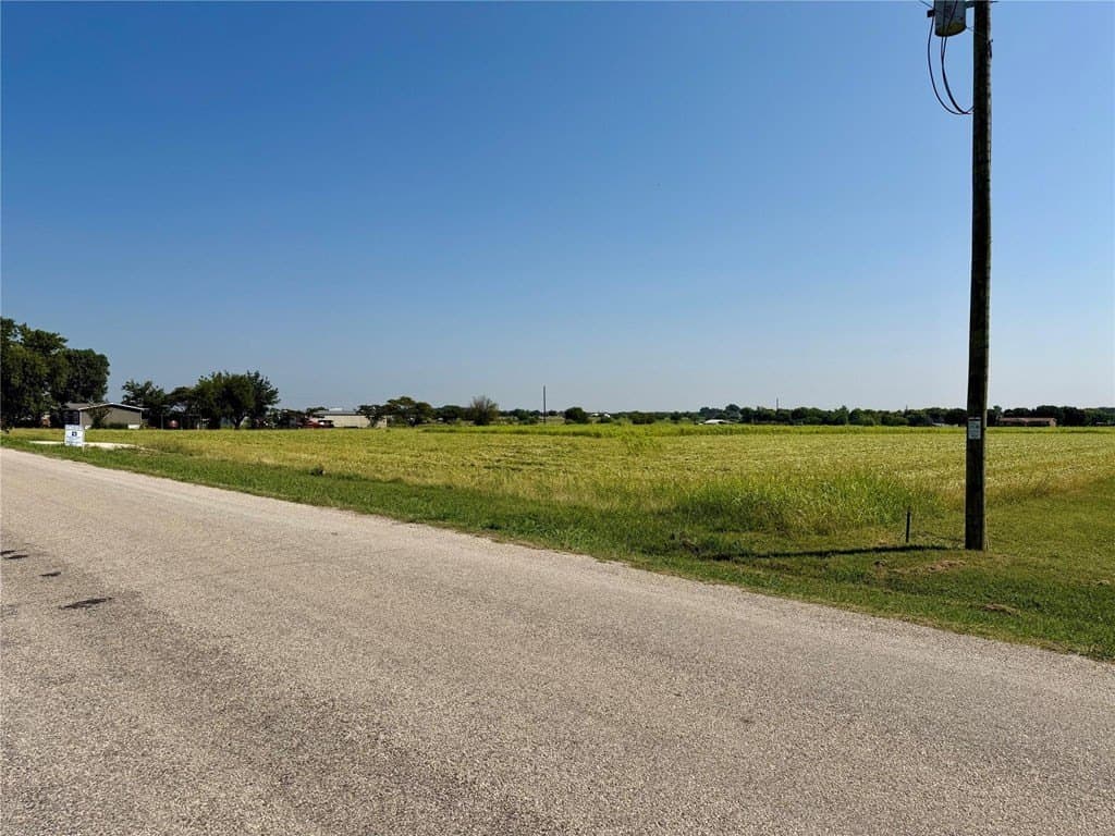1.89 acres in Johnson County gallery image 4