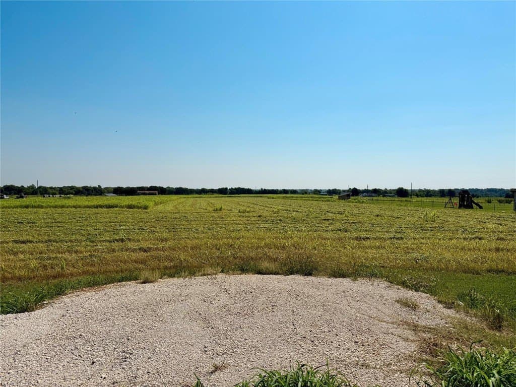 1.89 acres in Johnson County gallery image 3