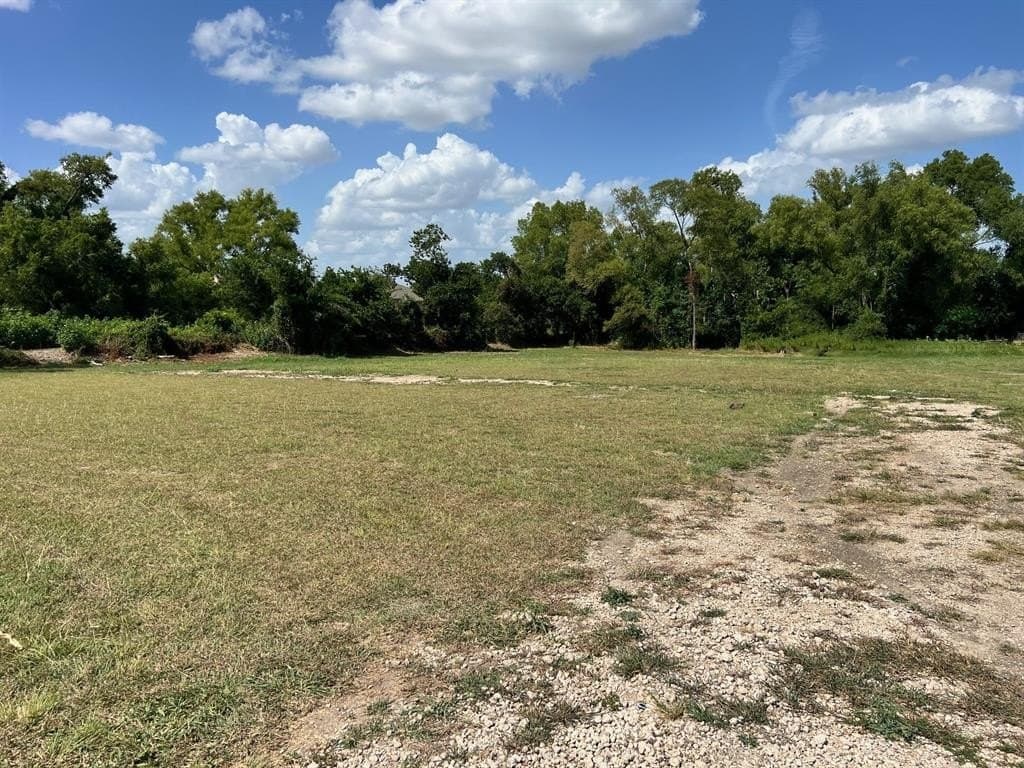 1 acres in McLennan County gallery image 2