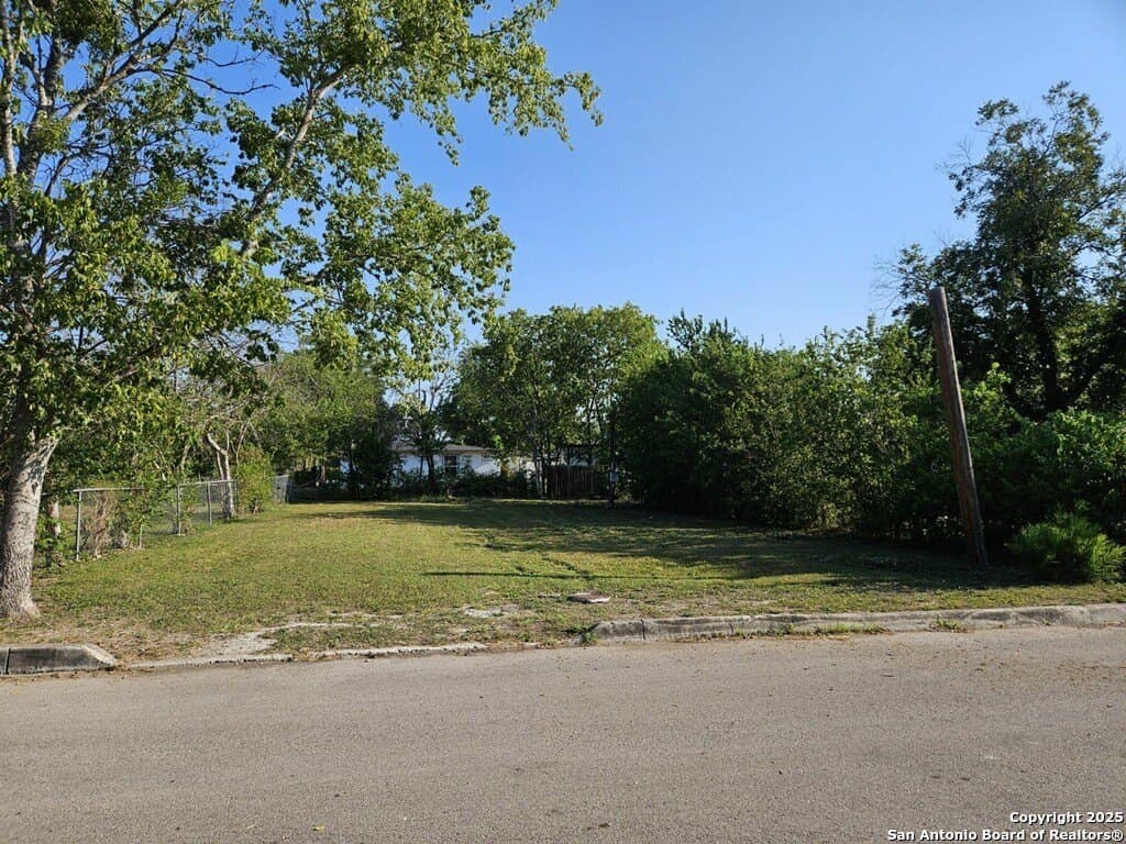0.11 acres in Guadalupe County - photo 2