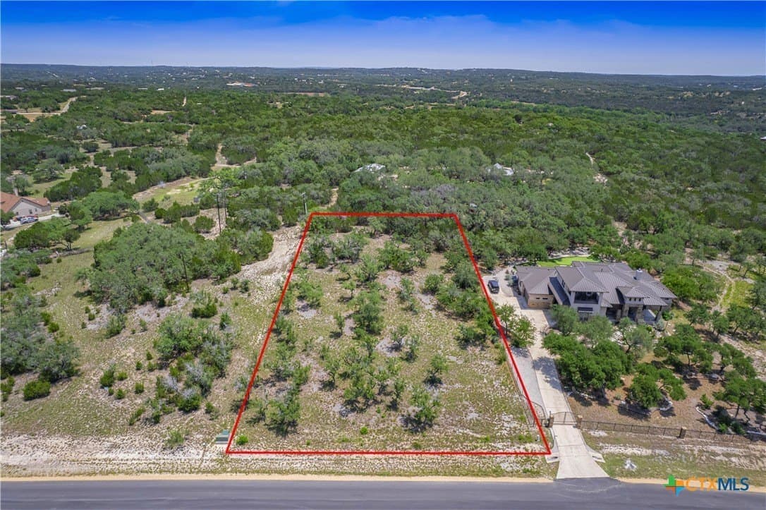 1.04 acres in Comal County gallery image 2