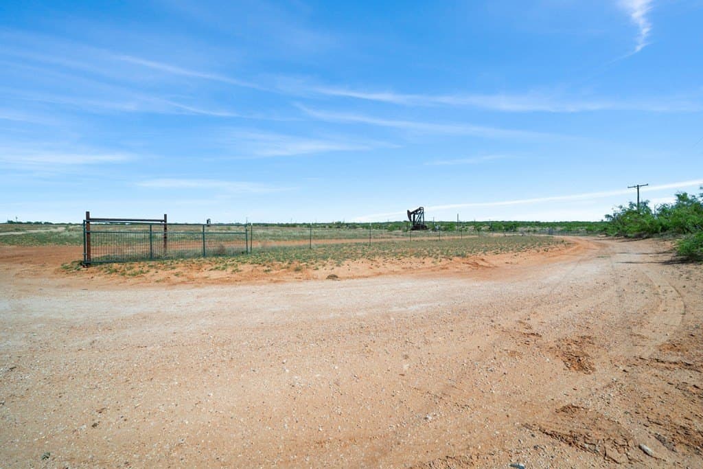 215.59 acres in Howard County - photo 32