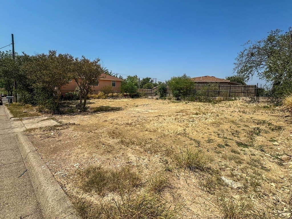 0.11 acres in Maverick County gallery image 2