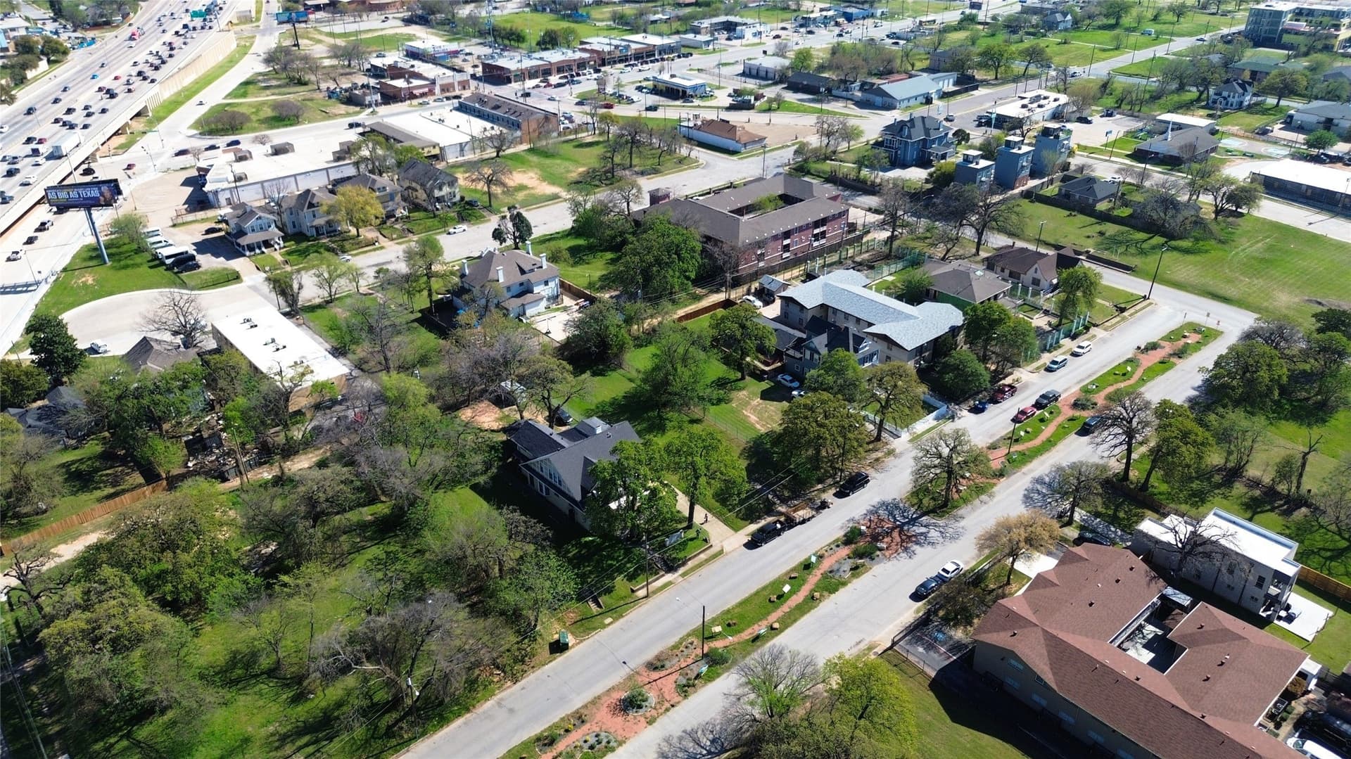 0.25 acres in Dallas County - photo 9