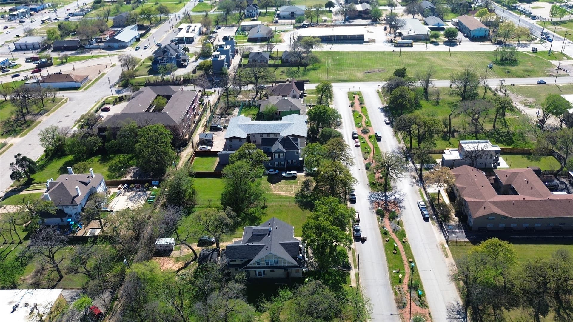0.25 acres in Dallas County - photo 8