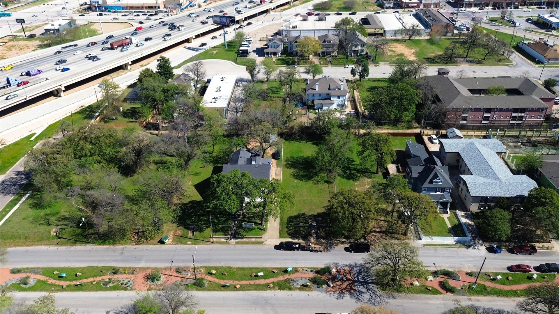 0.25 acres in Dallas County - photo 12