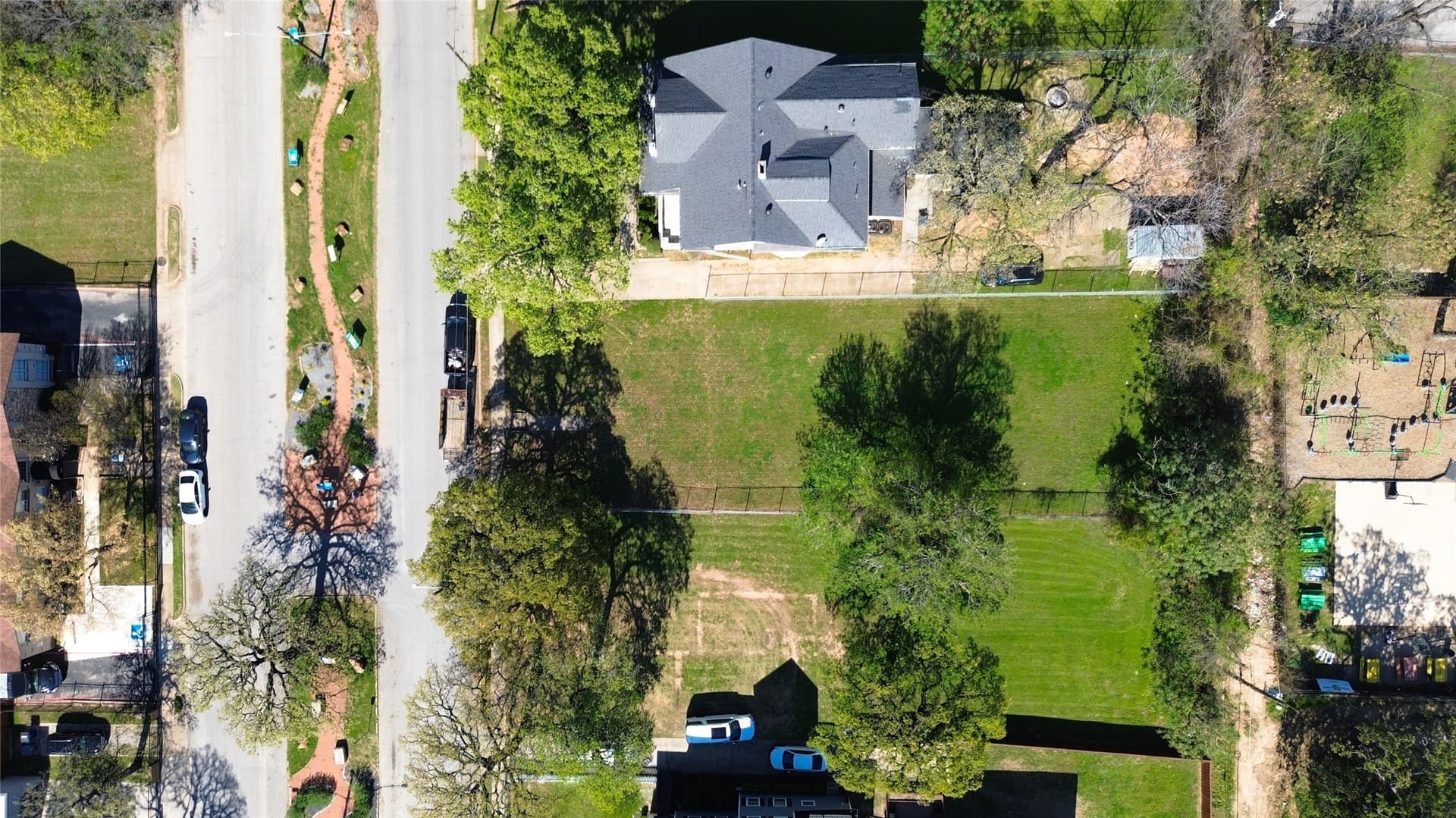 0.25 acres in Dallas County - photo 4