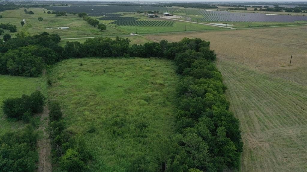 7.01 acres in Falls County featured view