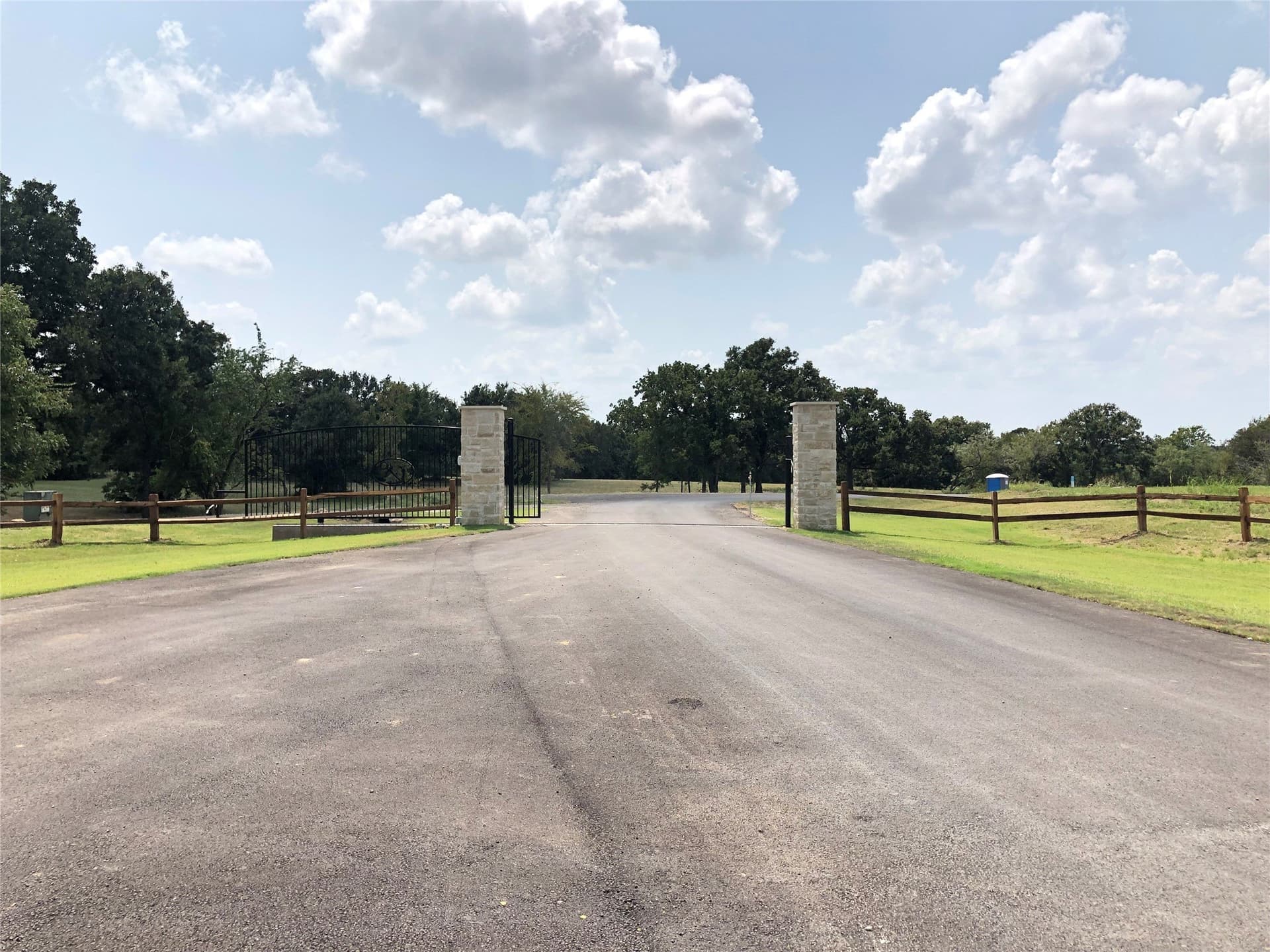1.01 acres in Navarro County - photo 25