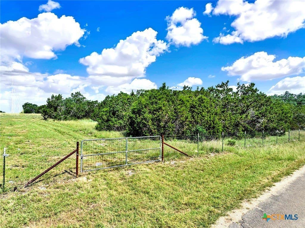 20.11 acres in Hays County gallery image 4