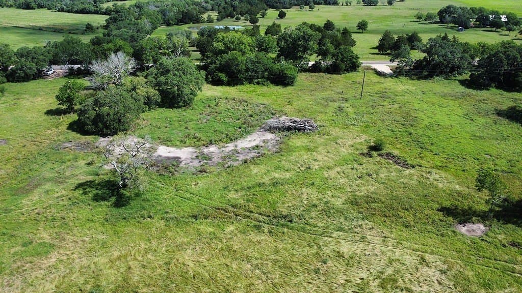 10.81 acres in Colorado County - photo 4