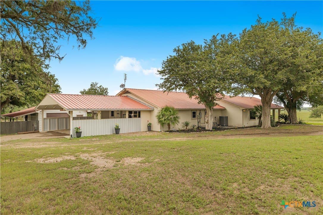 12.64 acres in Victoria County gallery image 4