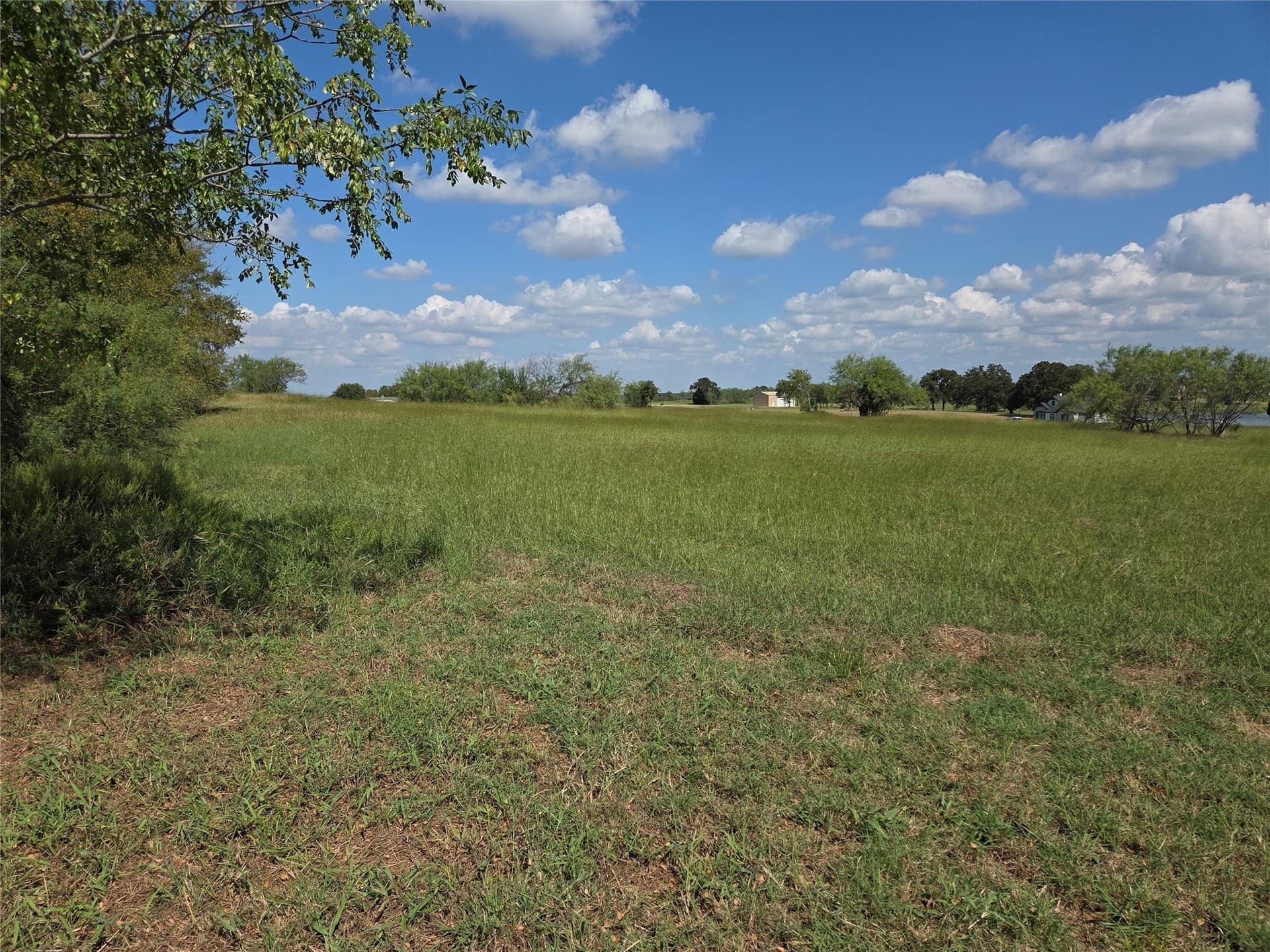 1.02 acres in Navarro County - photo 18