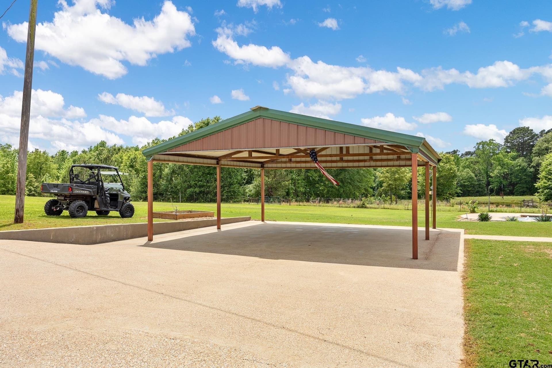 10 acres in Smith County - photo 35