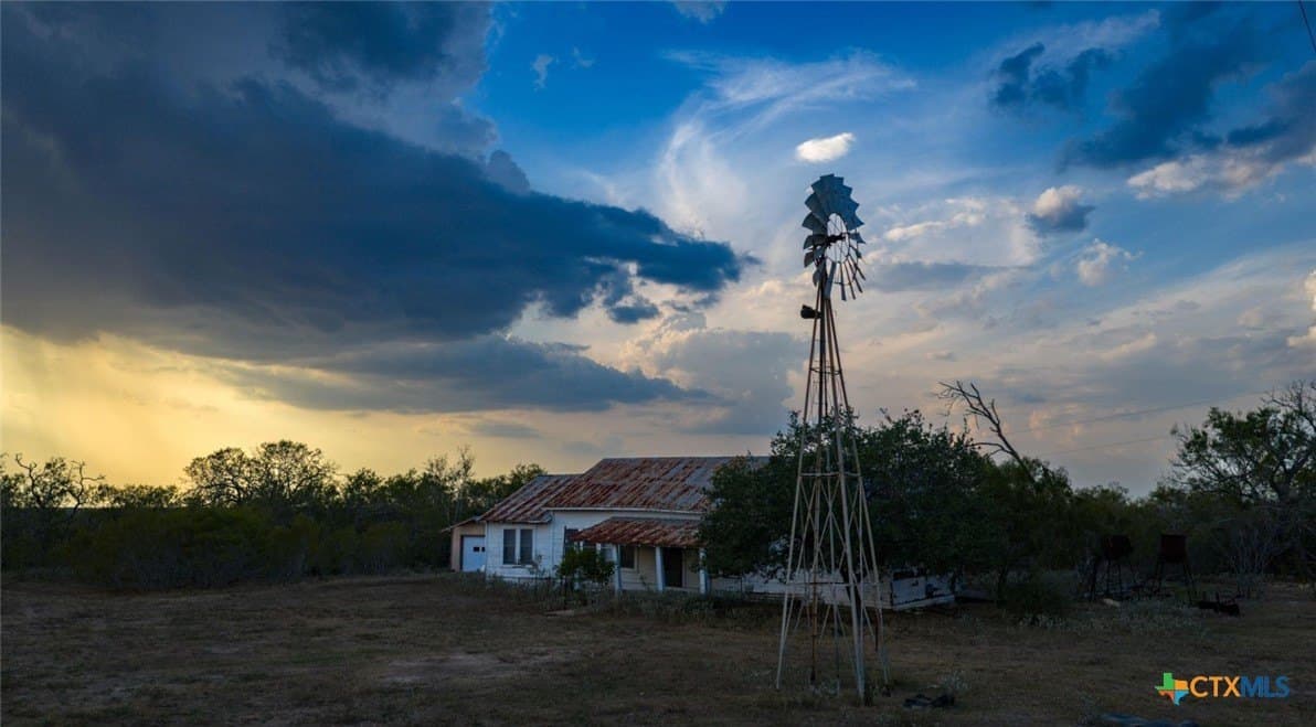 314 acres in Gonzales County gallery image 4