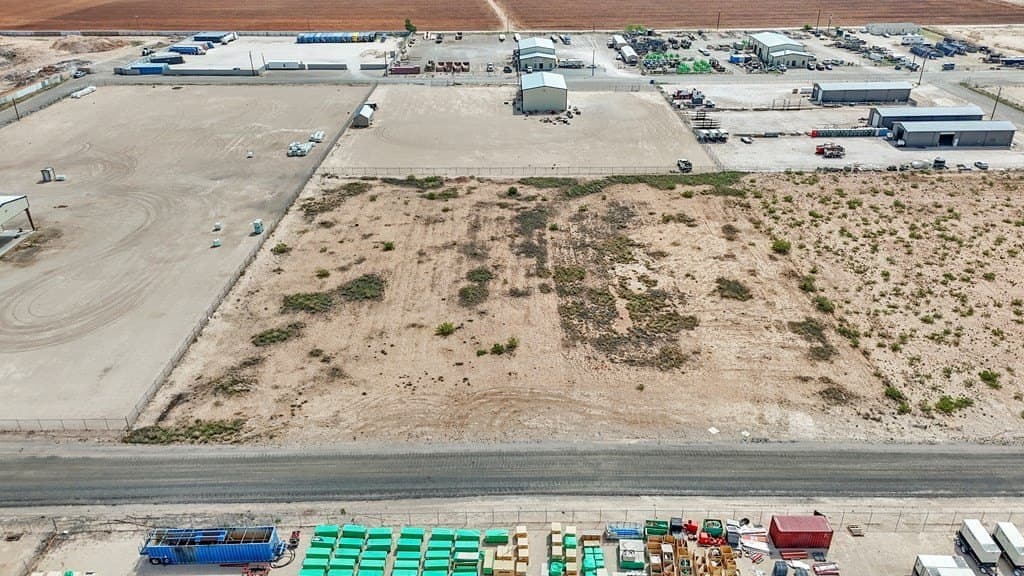 3.25 acres in Midland County gallery image 2