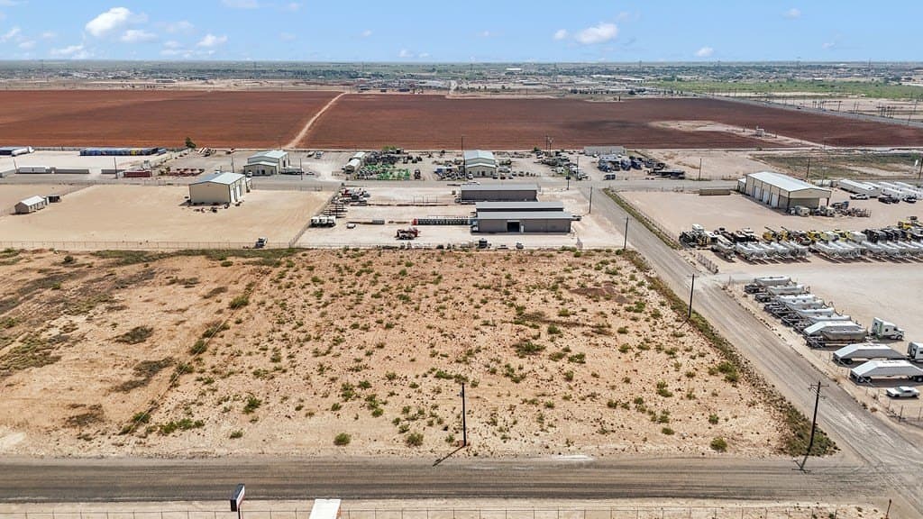 3.25 acres in Midland County featured view