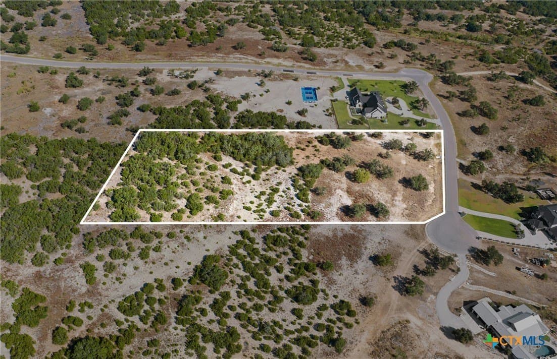 5.01 acres in Blanco County