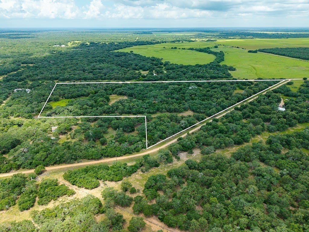 20.57 acres in Lavaca County gallery image 3