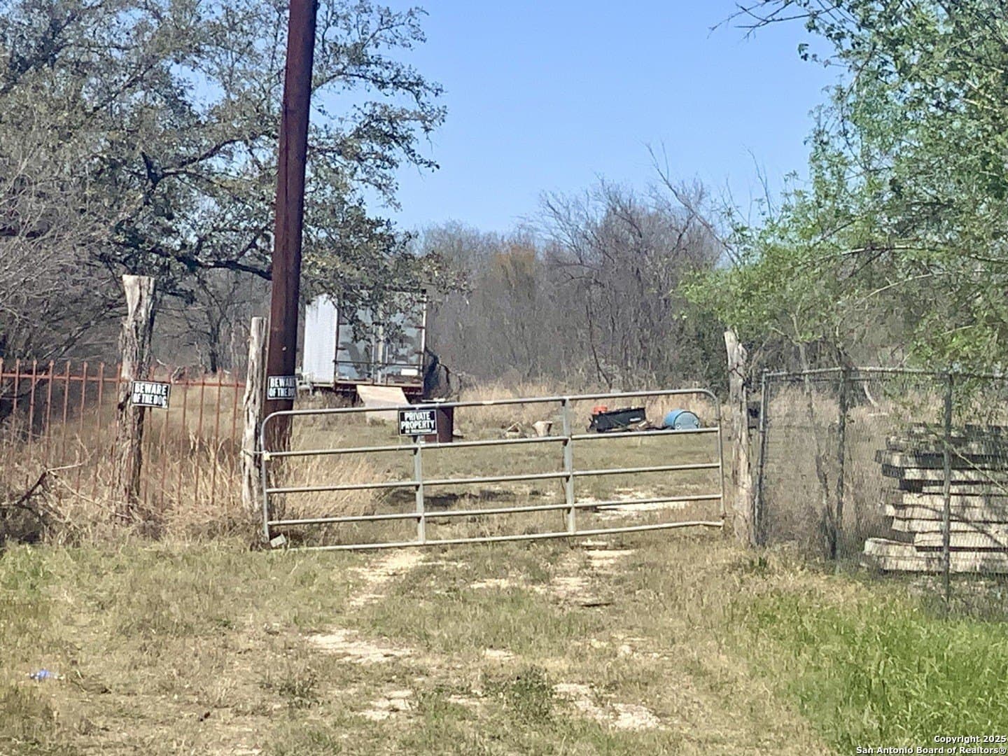 0.82 acres in Bexar County gallery image 4