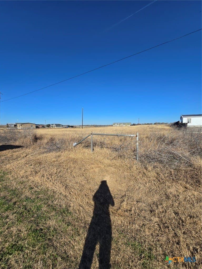 1.5 acres in Gonzales County gallery image 3