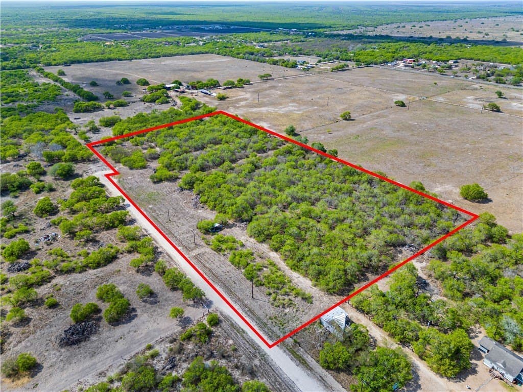10.81 acres in Kleberg County - photo 2