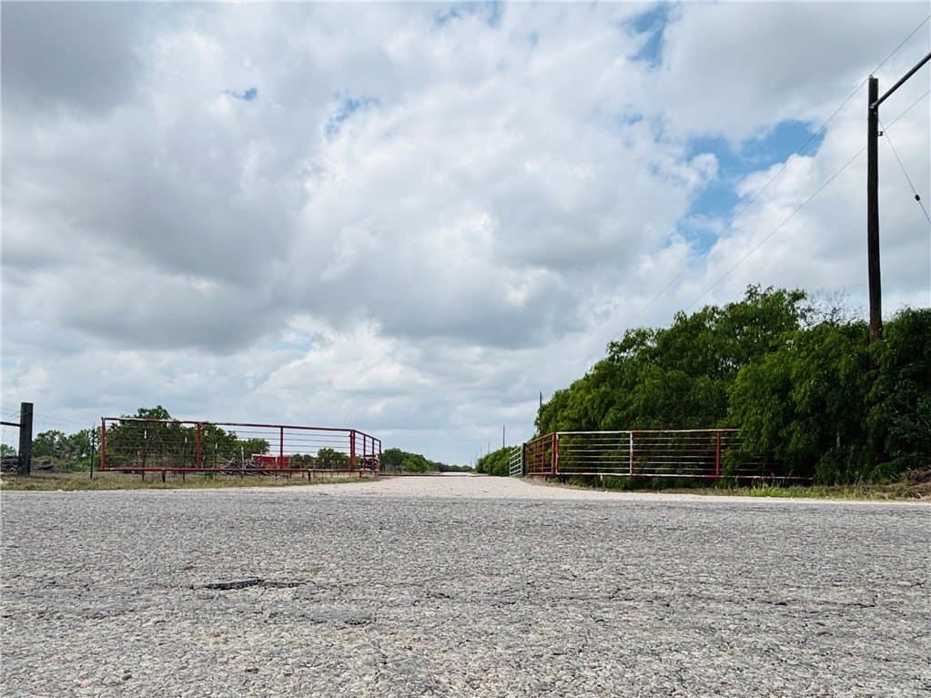 10.81 acres in Kleberg County - photo 9