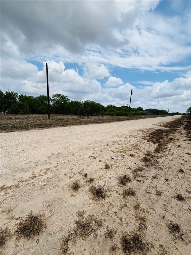 10.81 acres in Kleberg County - photo 10