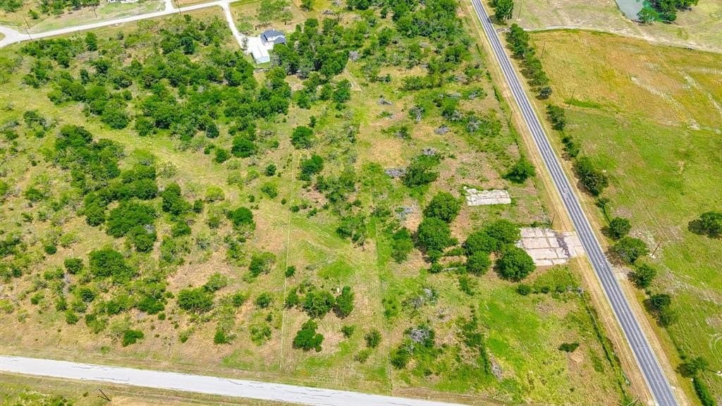 2 acres in Navarro County gallery image 4