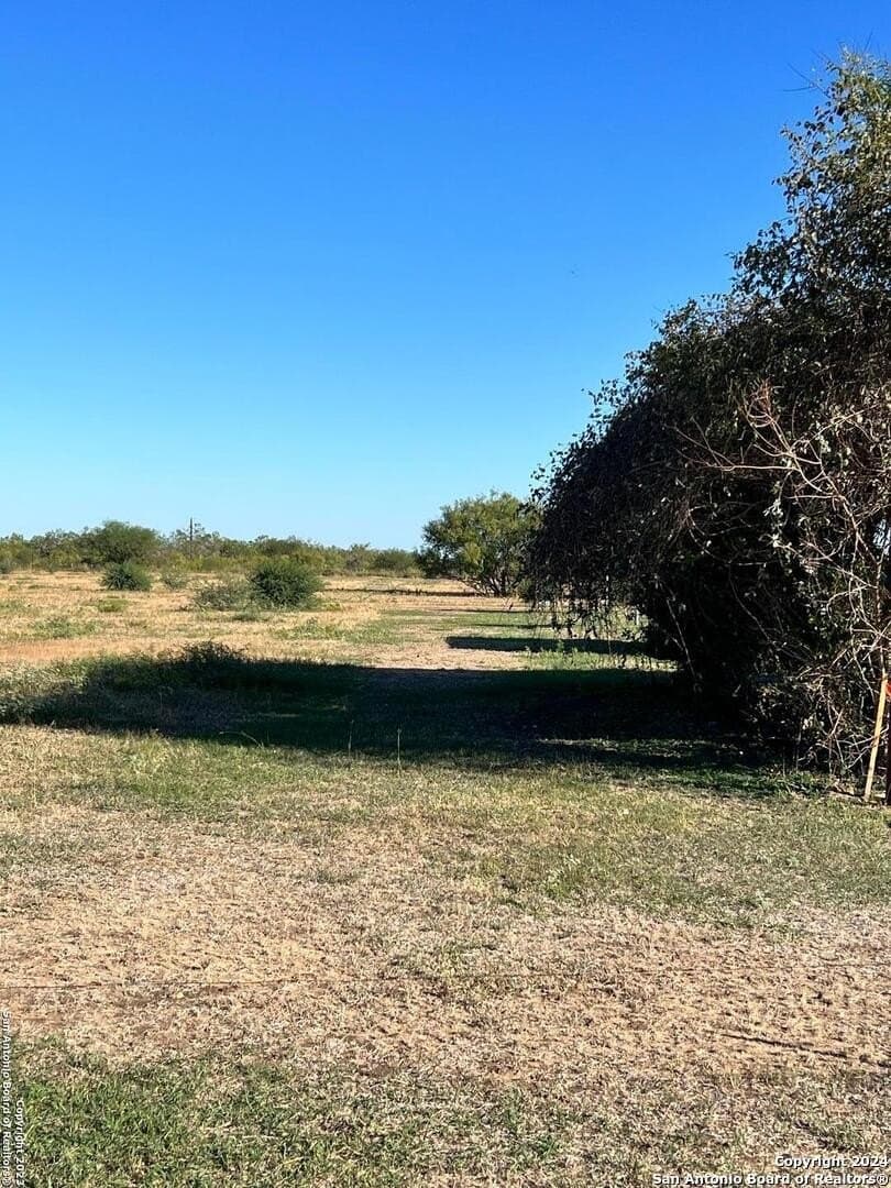 7 acres in Bexar County gallery image 2