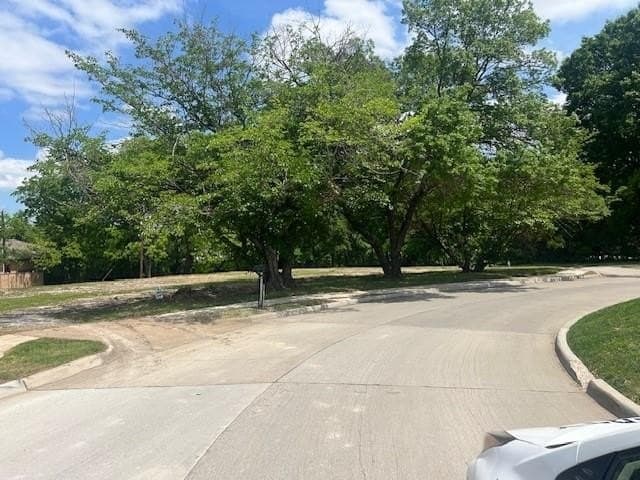 1.91 acres in Collin County gallery image 2