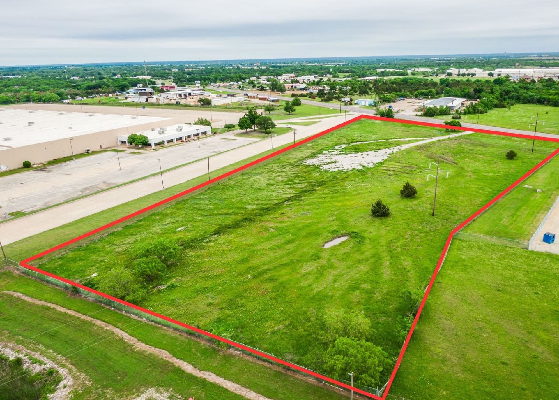 5.75 acres in Navarro County gallery image 2