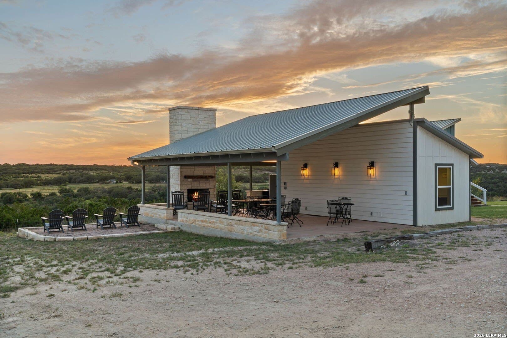 20 acres in Blanco County - photo 3