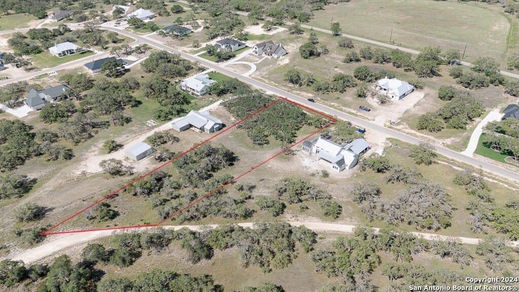 1.2 acres in Comal County gallery image 4