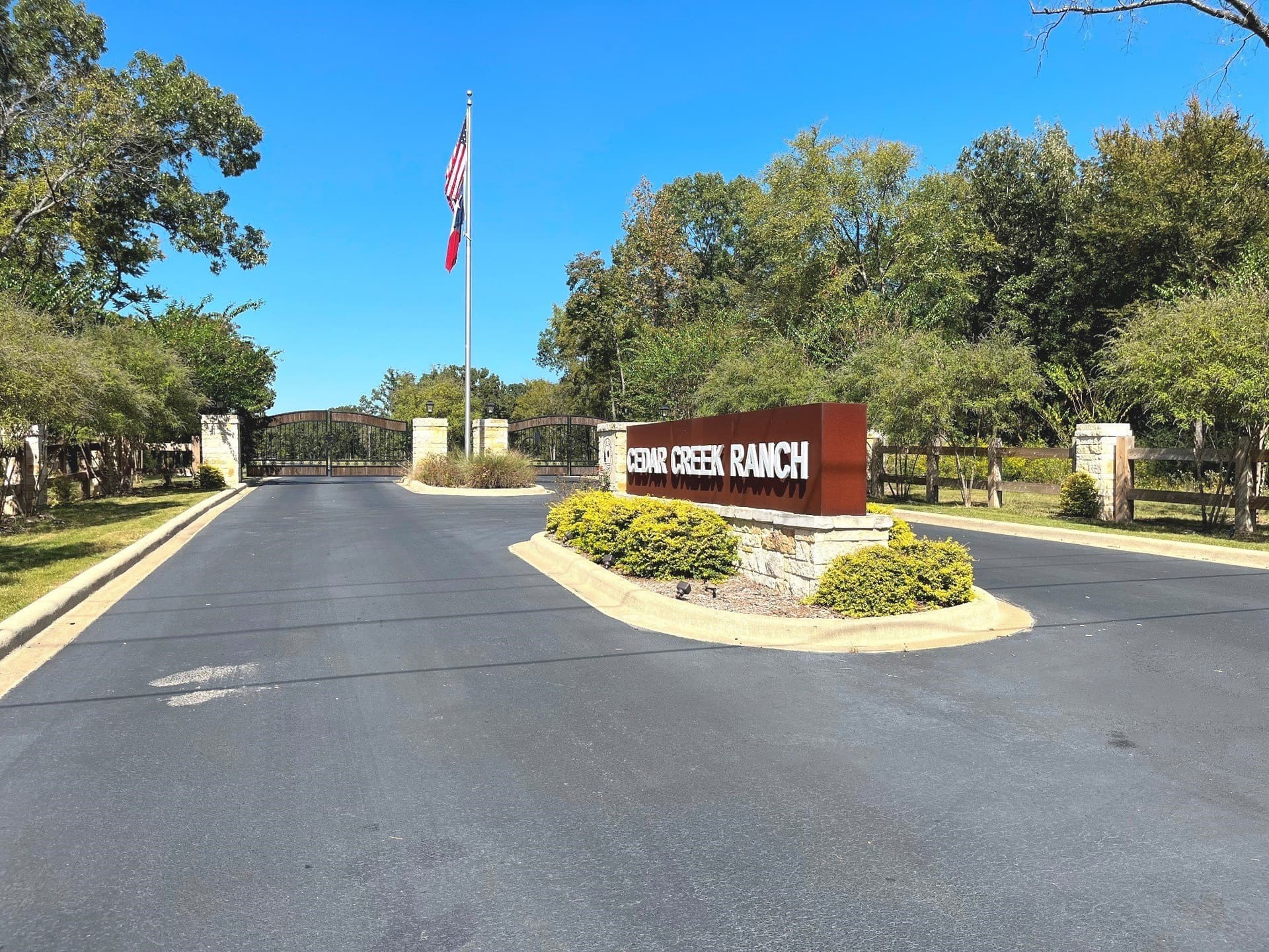 3 acres in Henderson County gallery image 2
