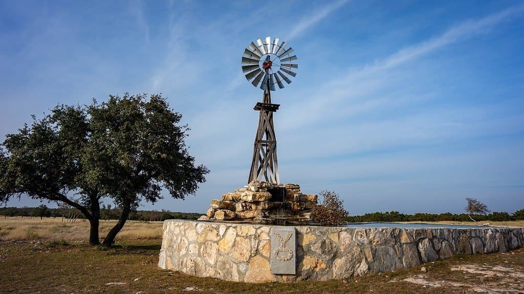 118.07 acres in Kerr County - photo 4