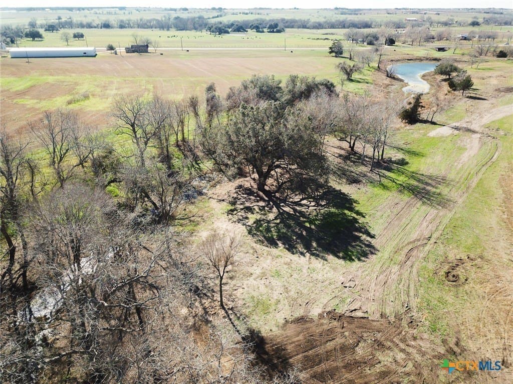 1.87 acres in Lavaca County gallery image 2