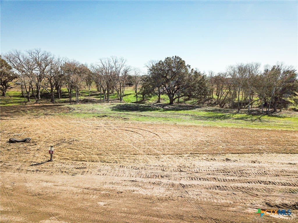 1.87 acres in Lavaca County gallery image 4