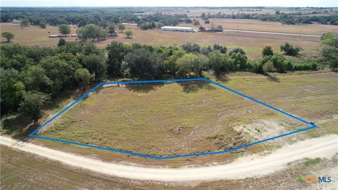 1.87 acres in Lavaca County