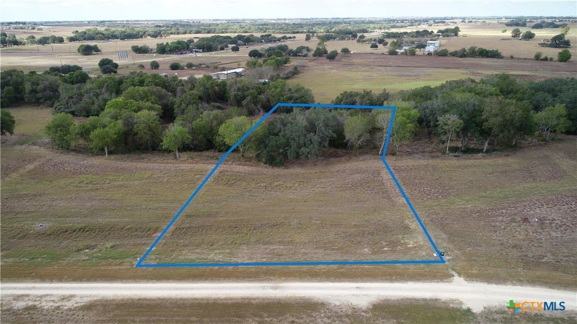 1.88 acres in Lavaca County
