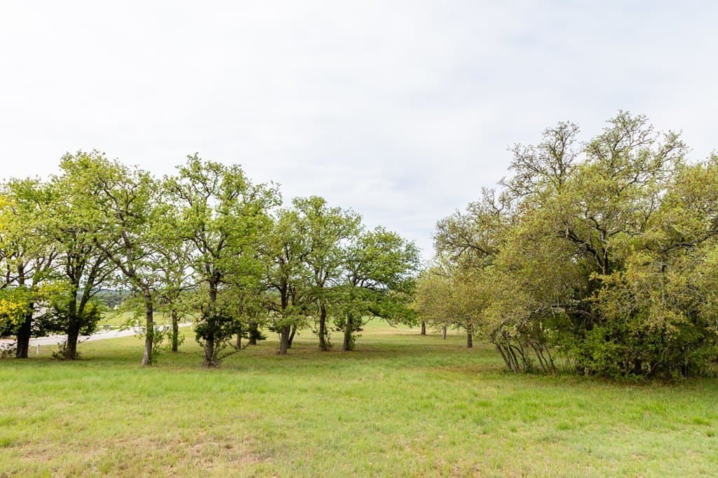 0.37 acres in Kerr County gallery image 4